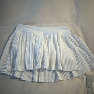 Lululemon white ruffle tennis skirt. Size 4. Only worn once